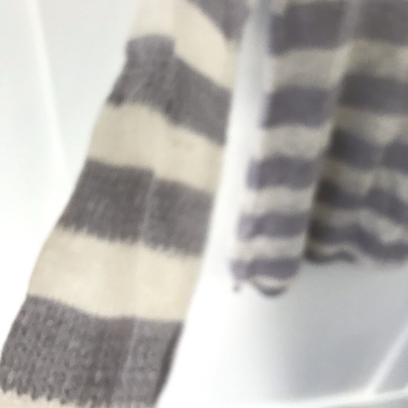 Light Maternity Sweater in Purple & White - Picture 4 of 4